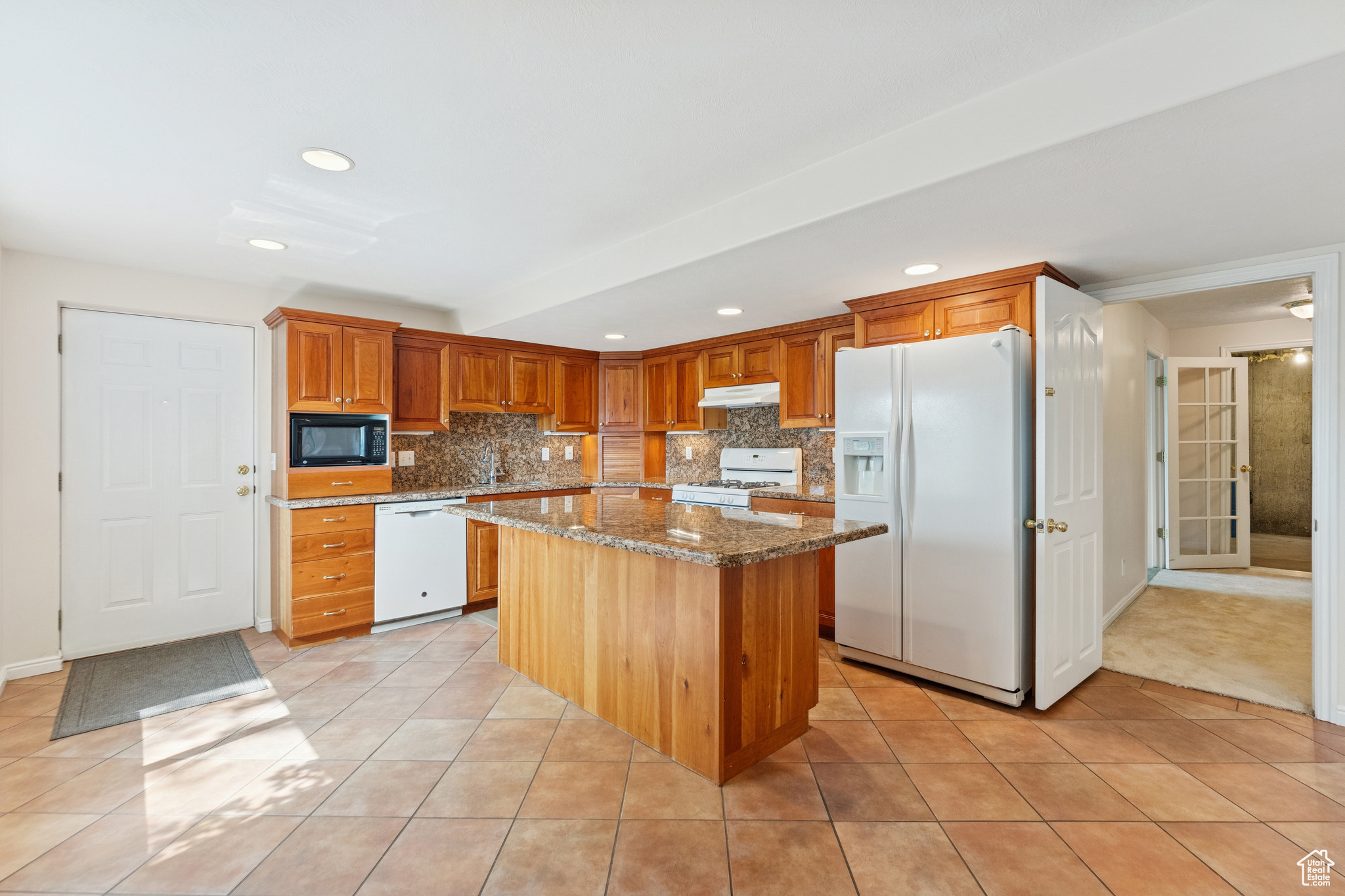 889 W ROCKHILL CV CV