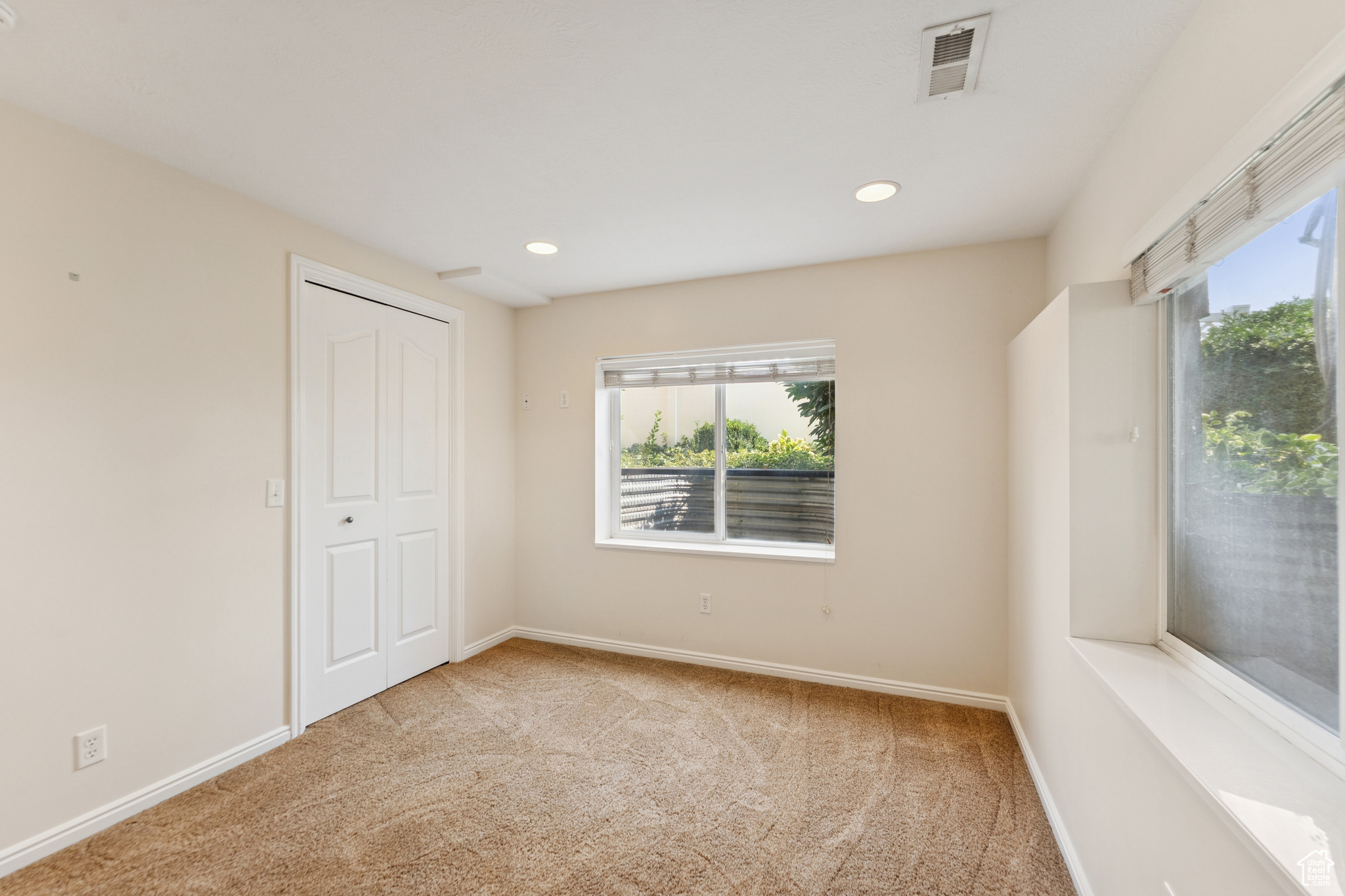 889 W ROCKHILL CV CV