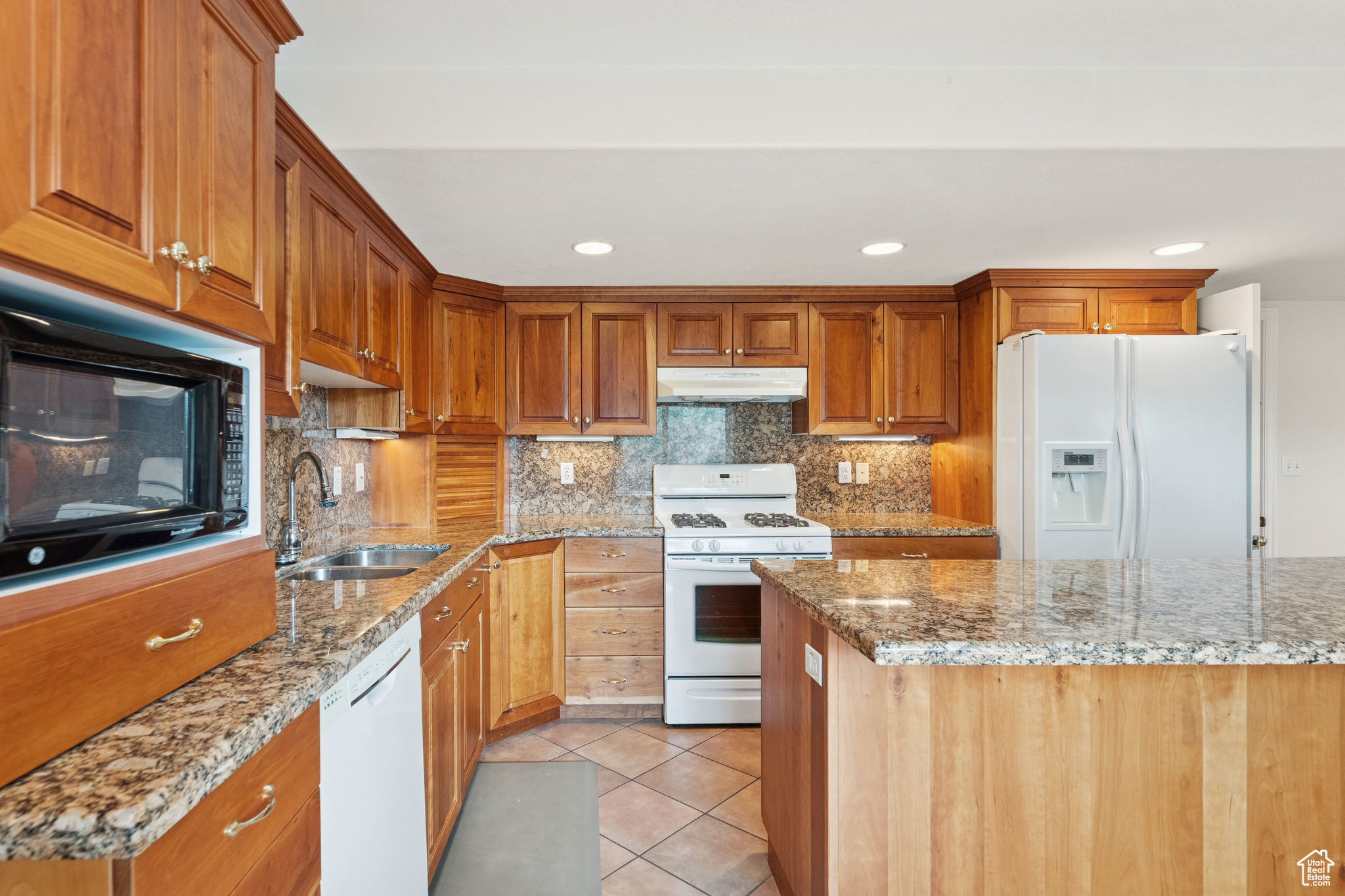889 W ROCKHILL CV CV