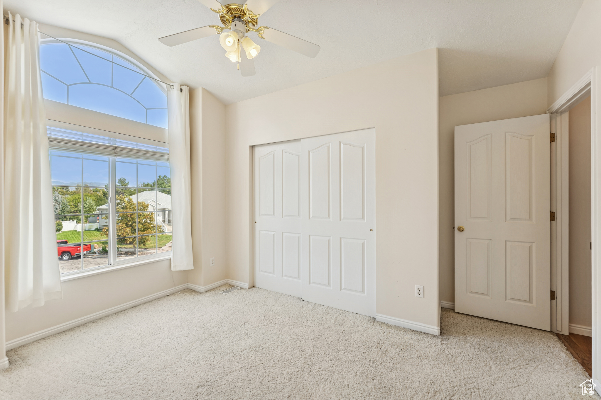 889 W ROCKHILL CV CV