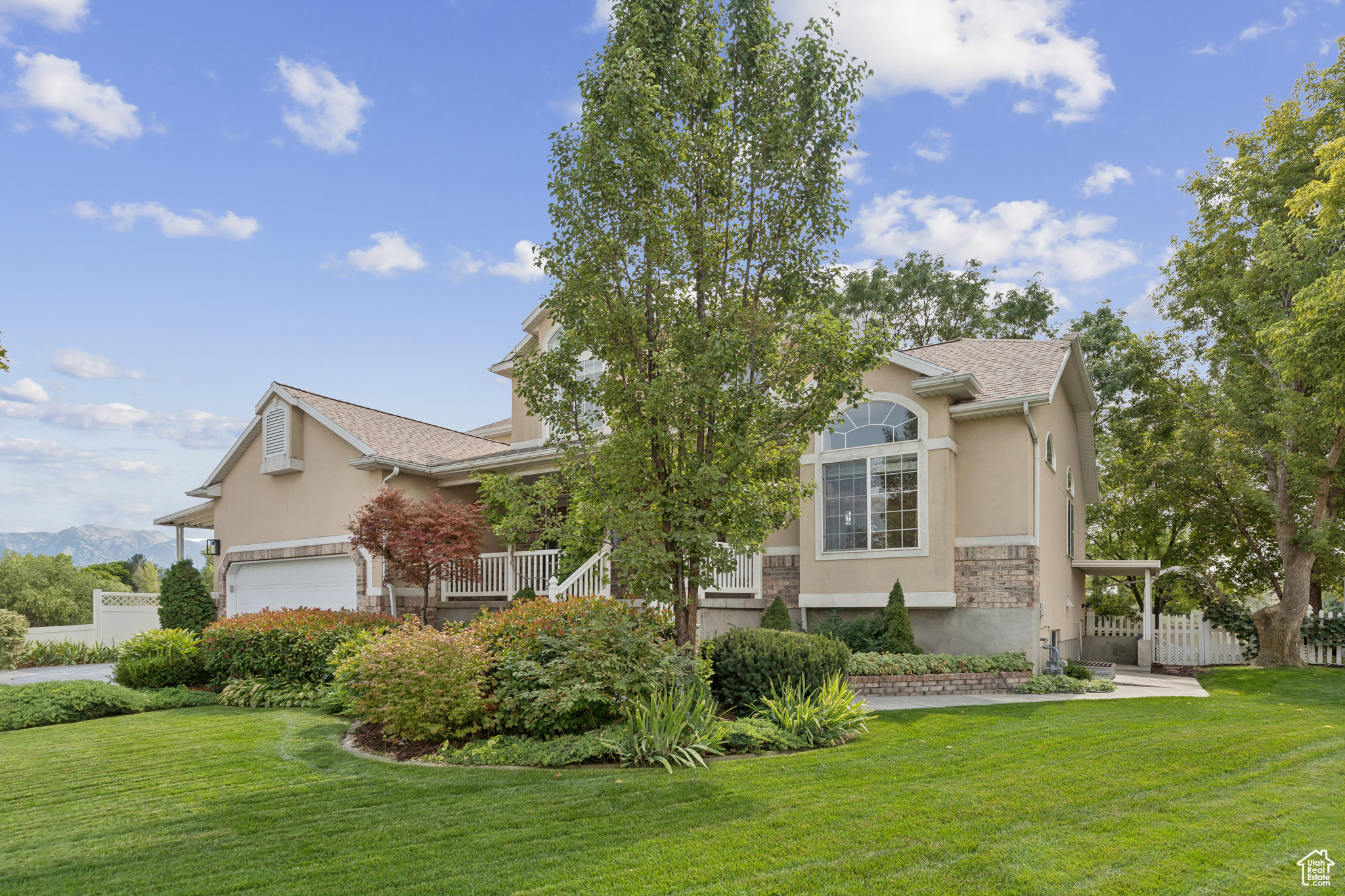 889 W ROCKHILL CV CV