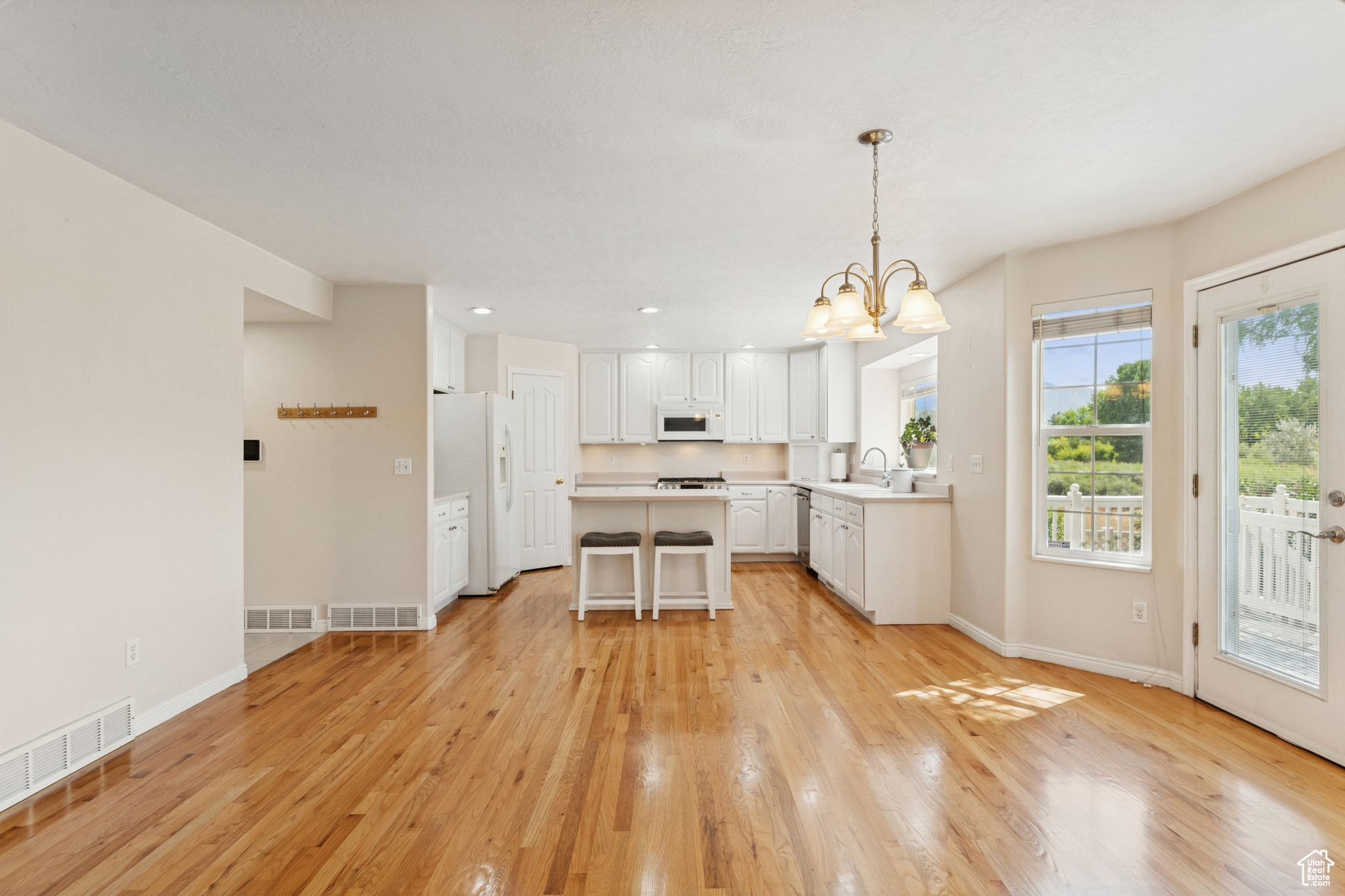 889 W ROCKHILL CV CV