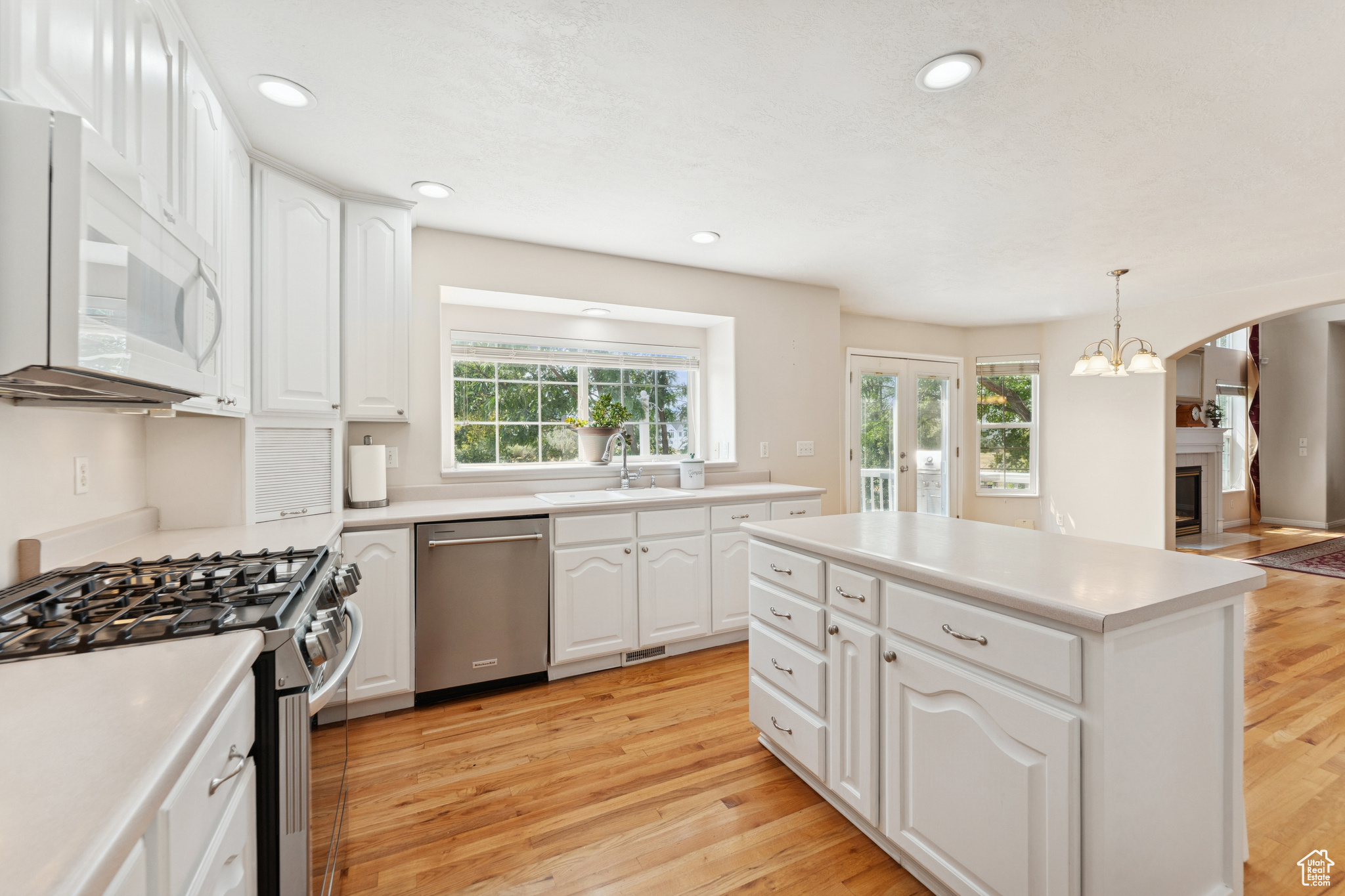 889 W ROCKHILL CV CV