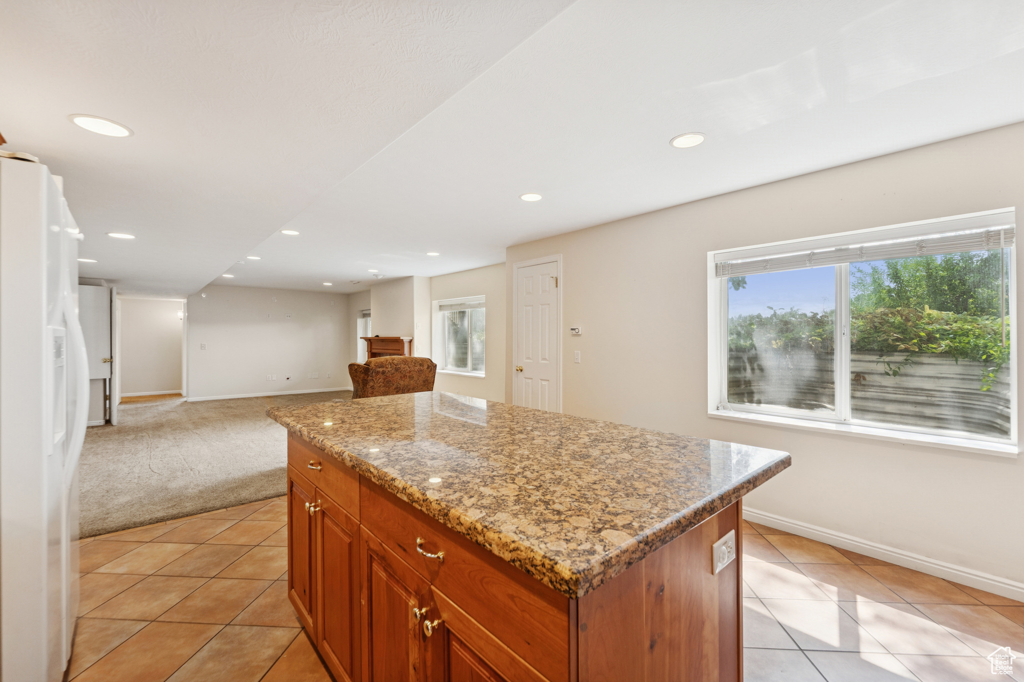 889 W ROCKHILL CV CV