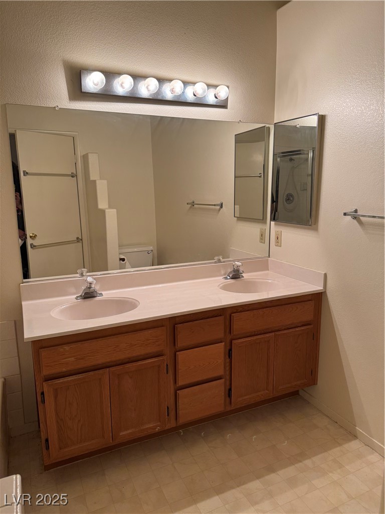 4382 Valley Regal Way