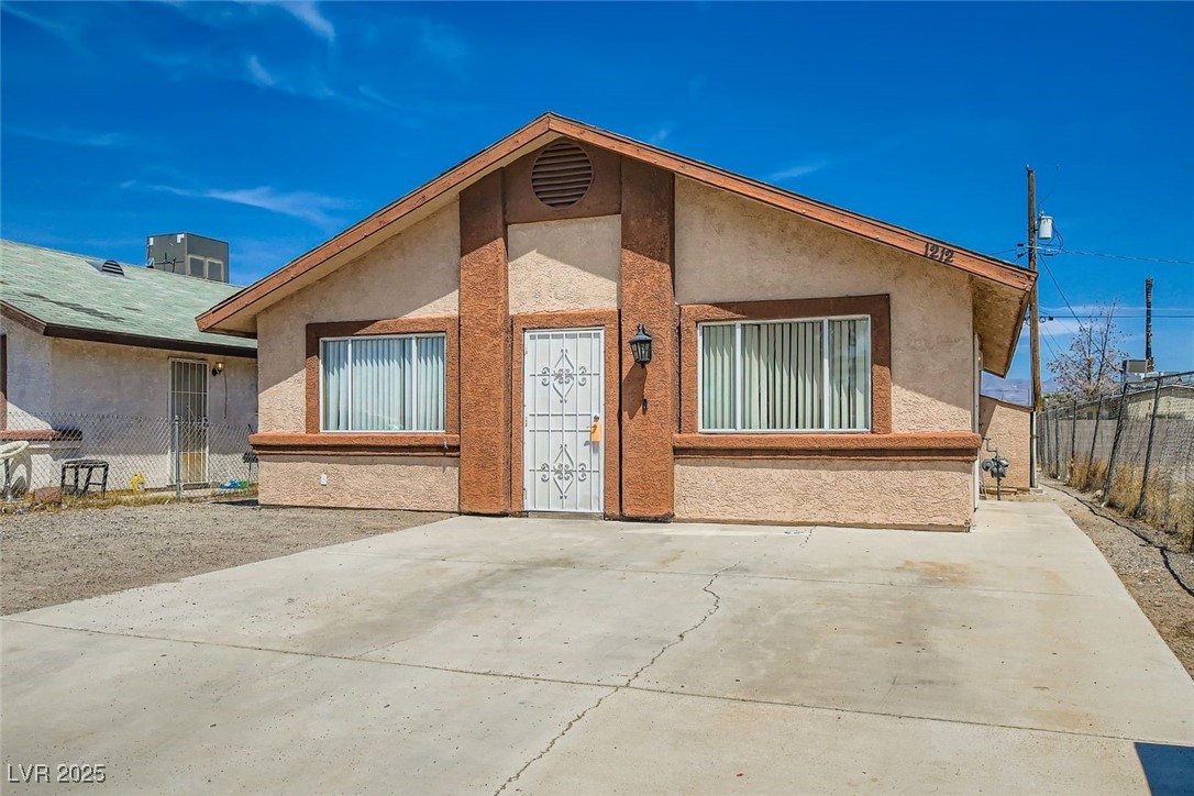 1212 Balzar Avenue
