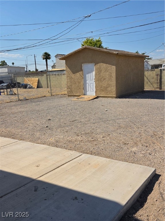 1212 Balzar Avenue