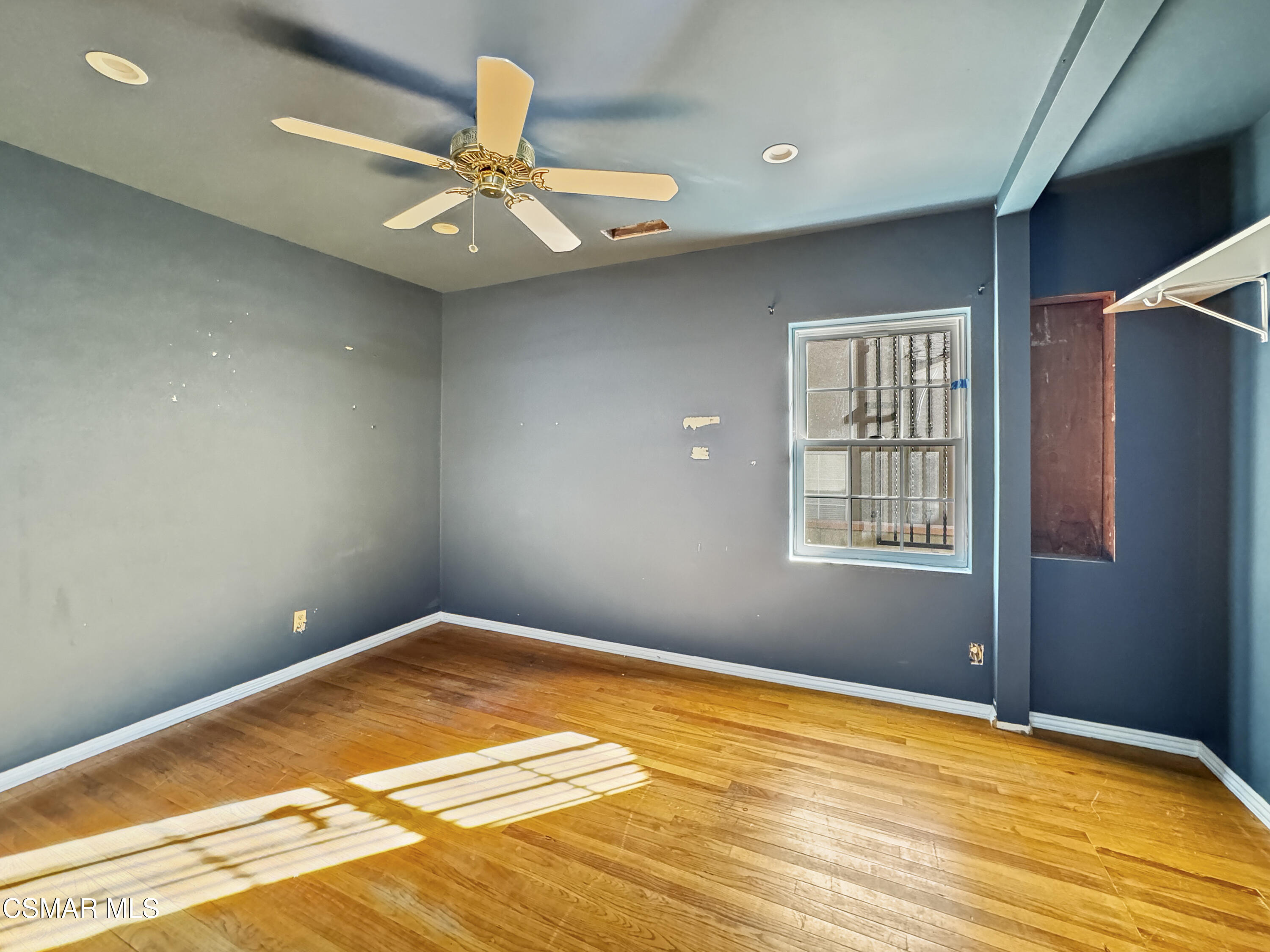 10956 Columbus Avenue, Mission Hills (San Fernando)