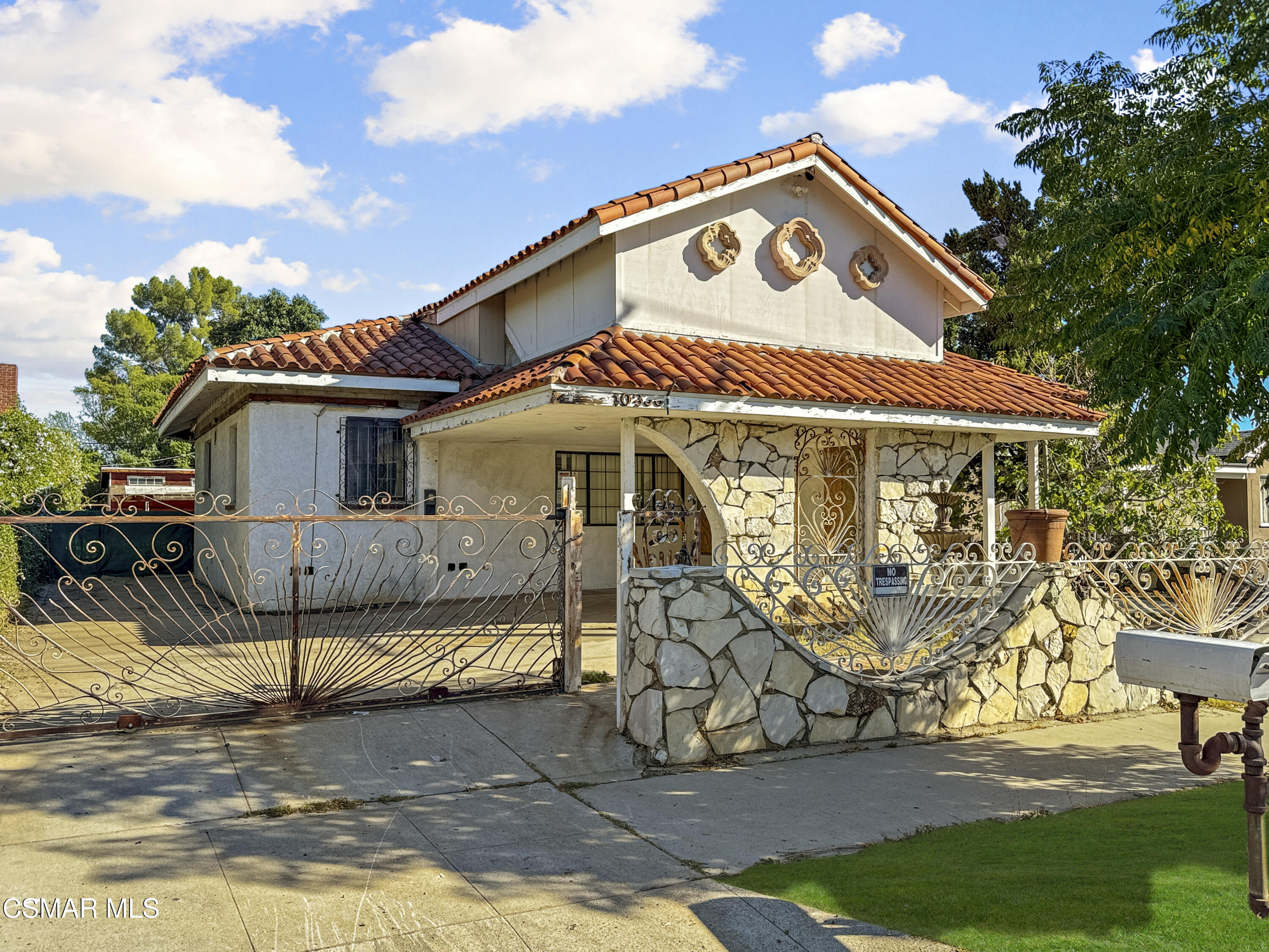 10956 Columbus Avenue, Mission Hills (San Fernando)