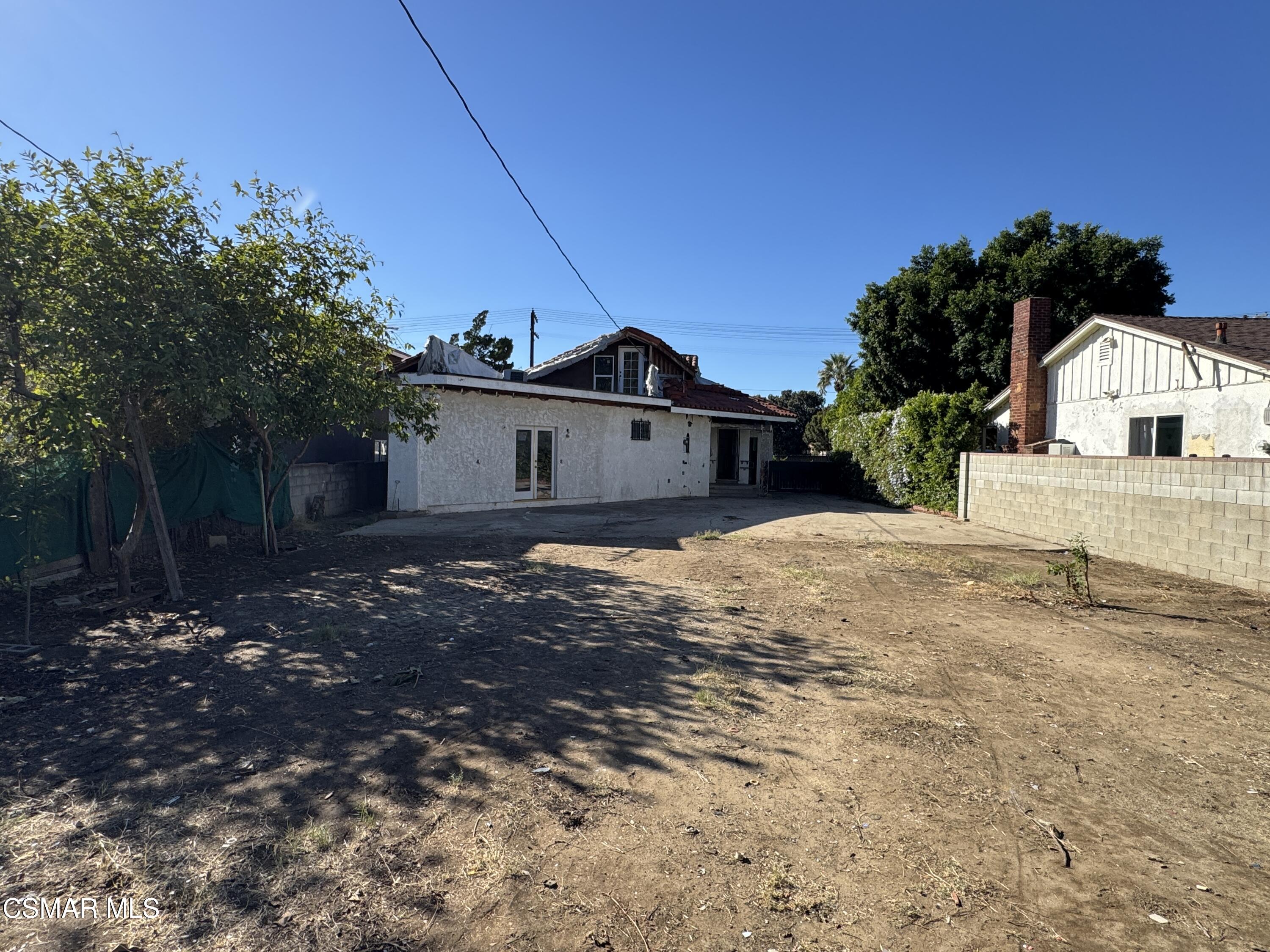 10956 Columbus Avenue, Mission Hills (San Fernando)