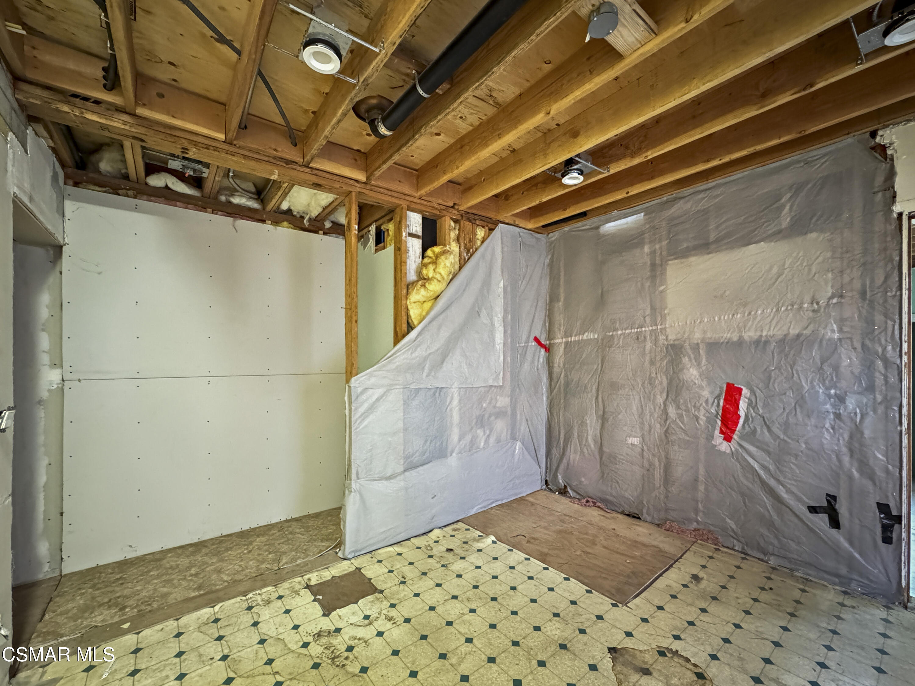 10956 Columbus Avenue, Mission Hills (San Fernando)