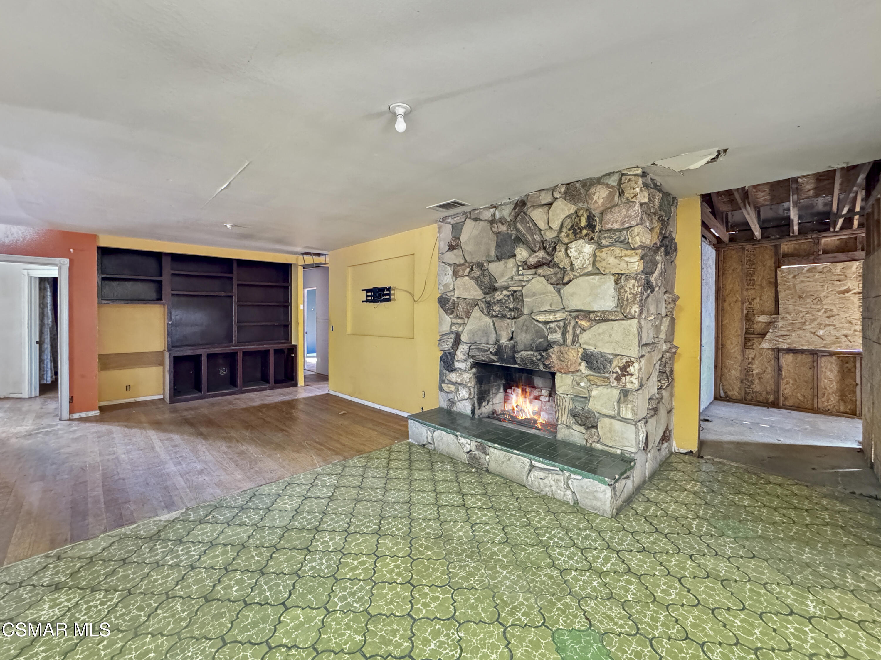 10956 Columbus Avenue, Mission Hills (San Fernando)