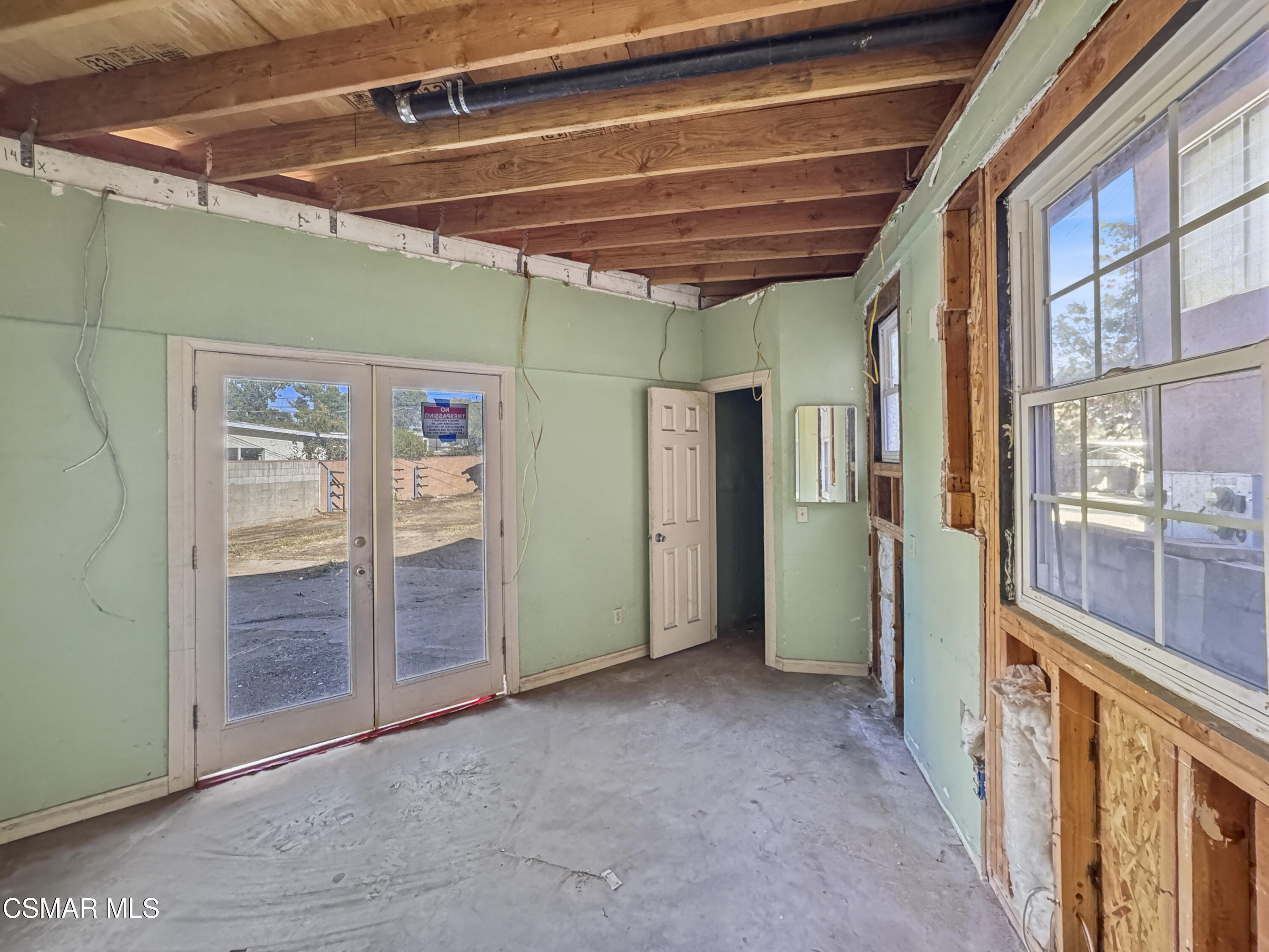 10956 Columbus Avenue, Mission Hills (San Fernando)