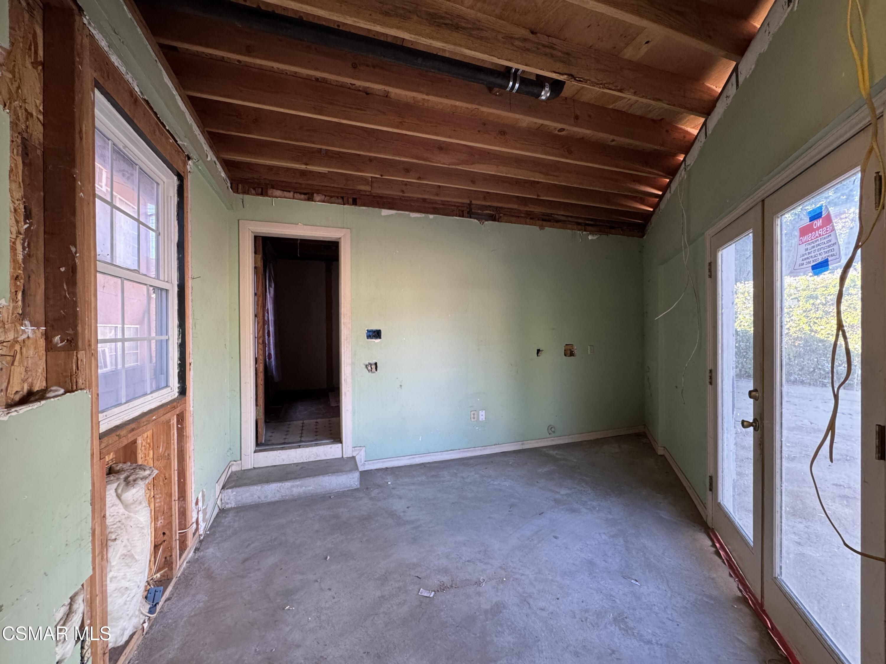 10956 Columbus Avenue, Mission Hills (San Fernando)