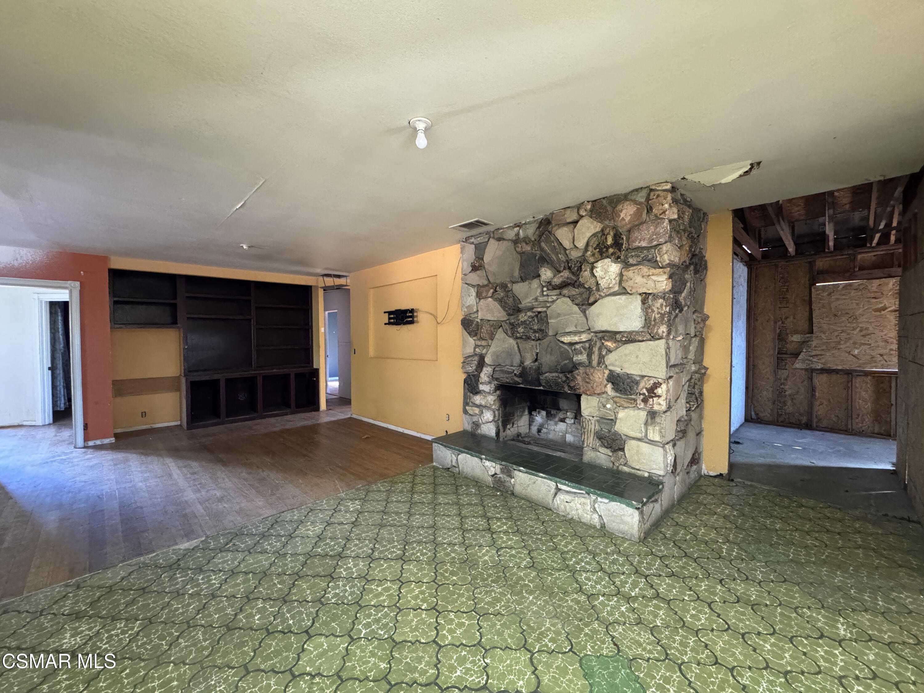 10956 Columbus Avenue, Mission Hills (San Fernando)
