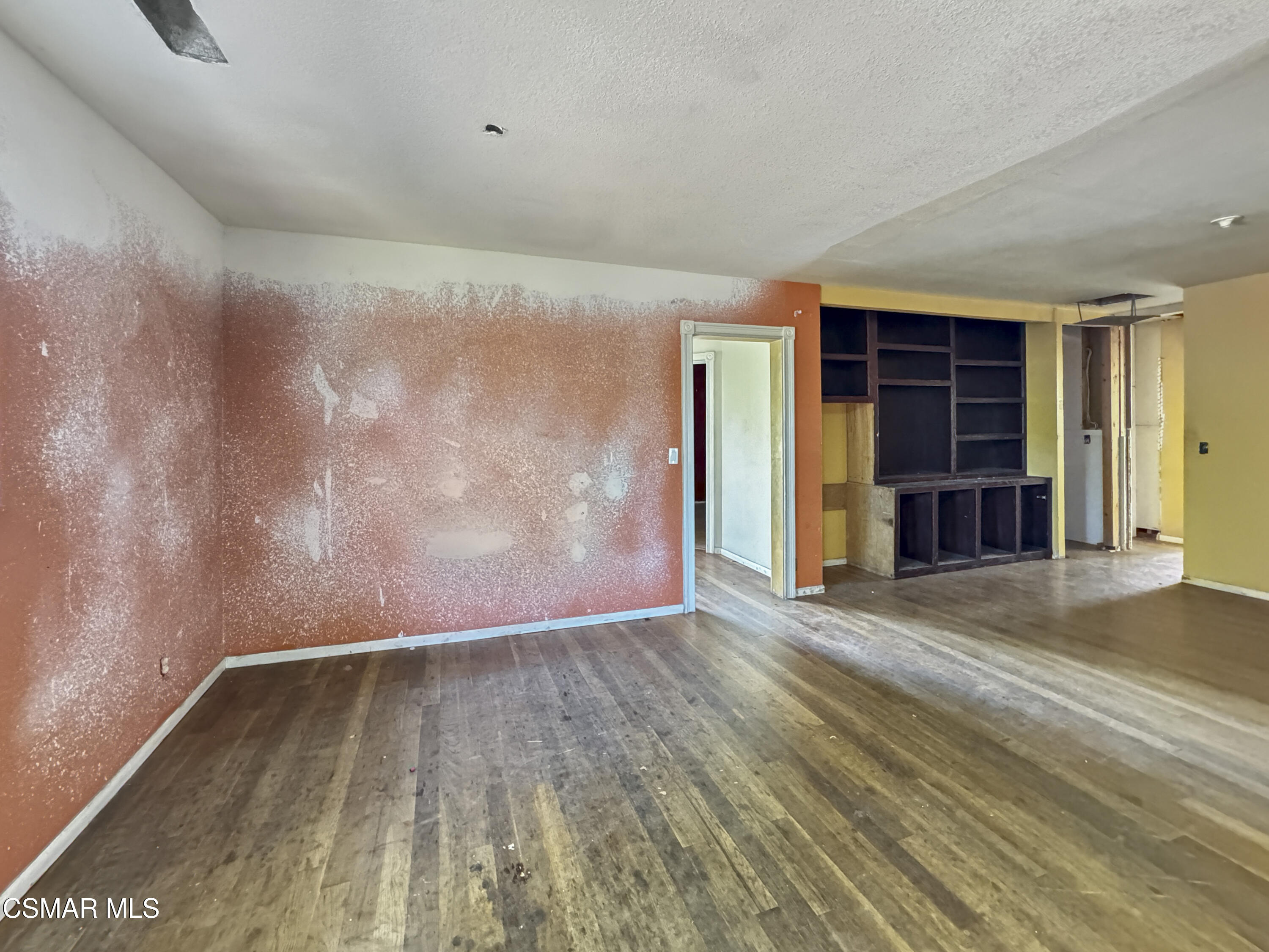 10956 Columbus Avenue, Mission Hills (San Fernando)