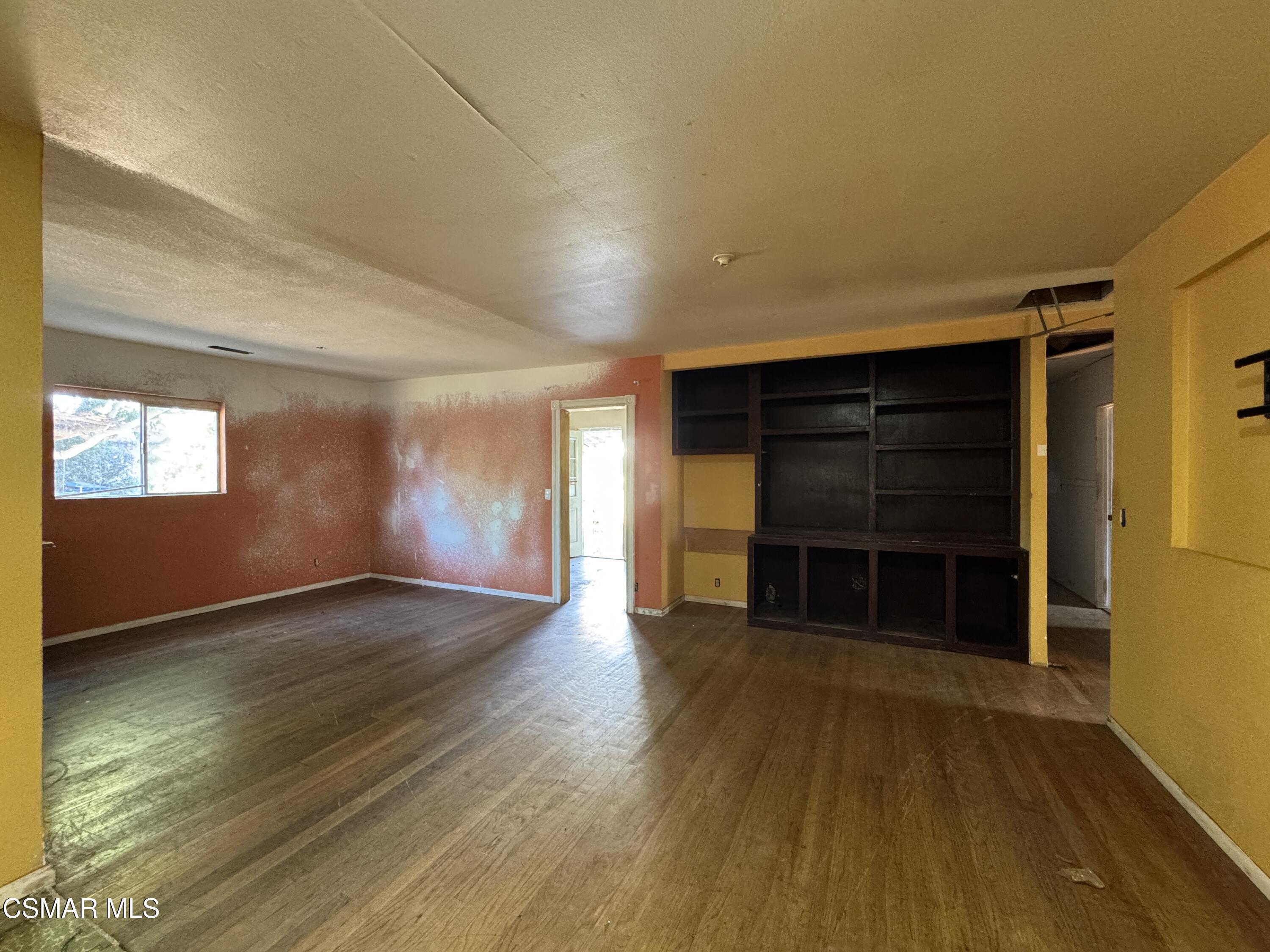 10956 Columbus Avenue, Mission Hills (San Fernando)