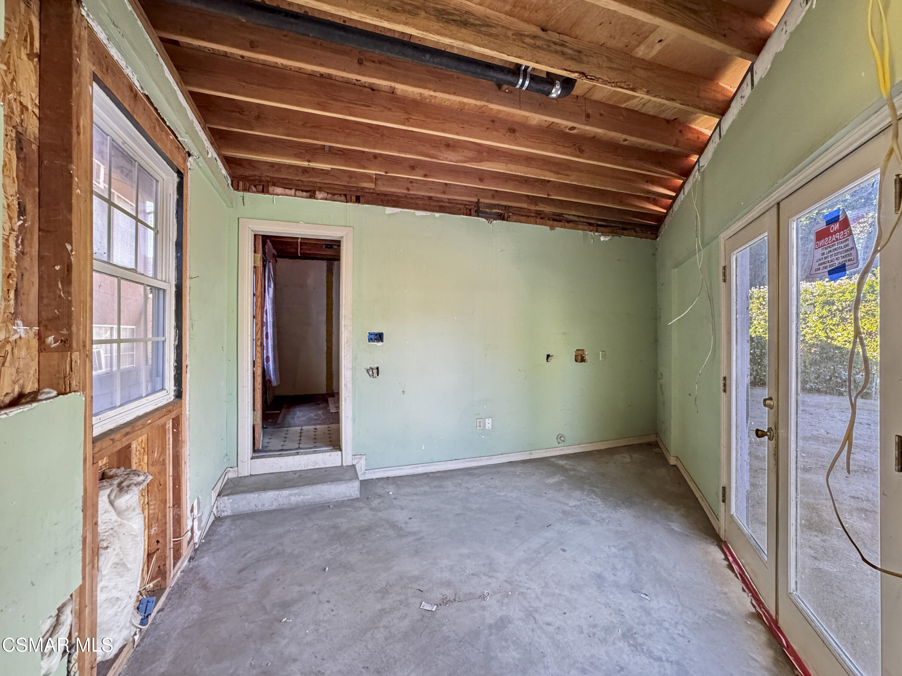 10956 Columbus Avenue, Mission Hills (San Fernando)