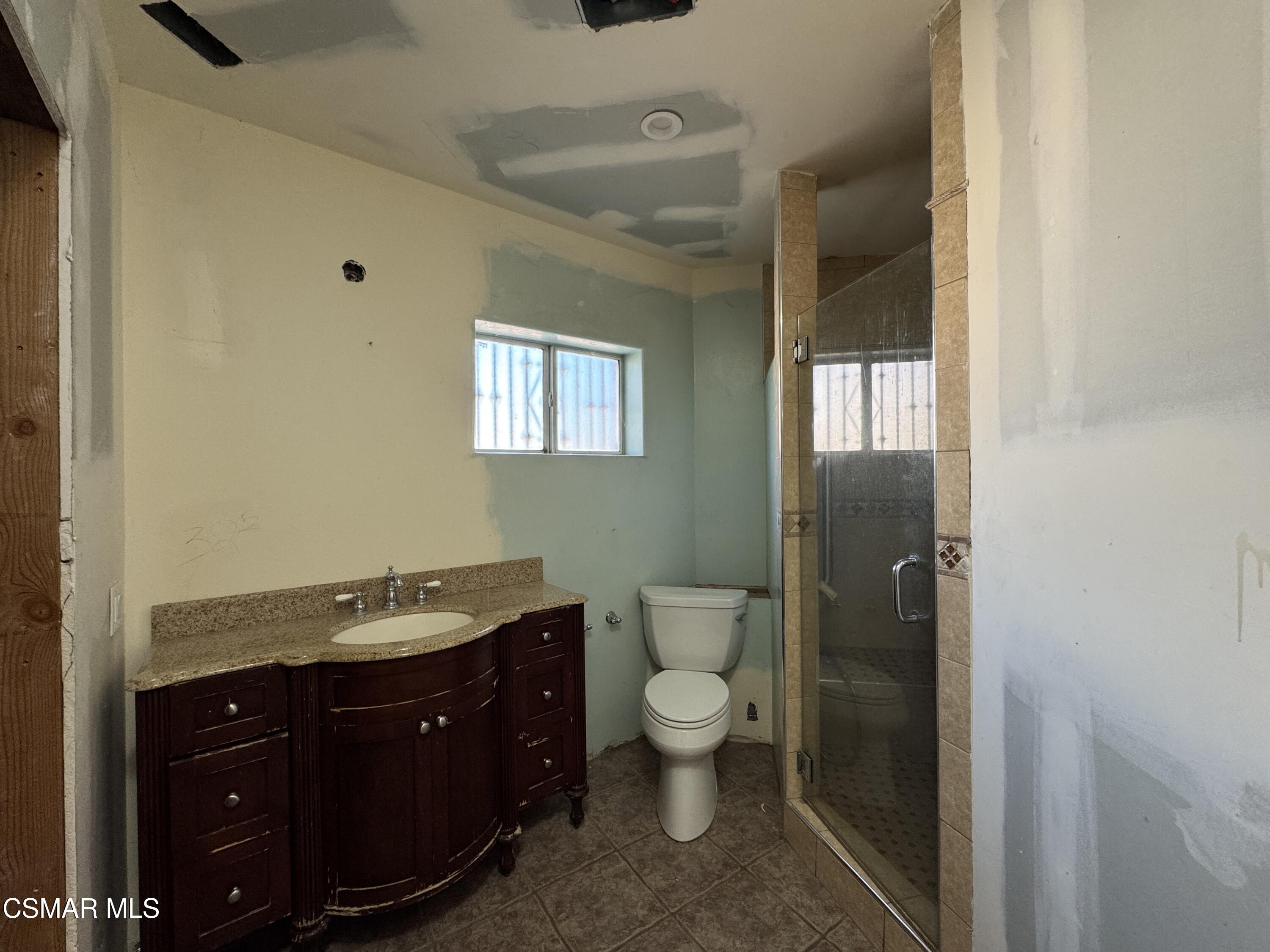 10956 Columbus Avenue, Mission Hills (San Fernando)
