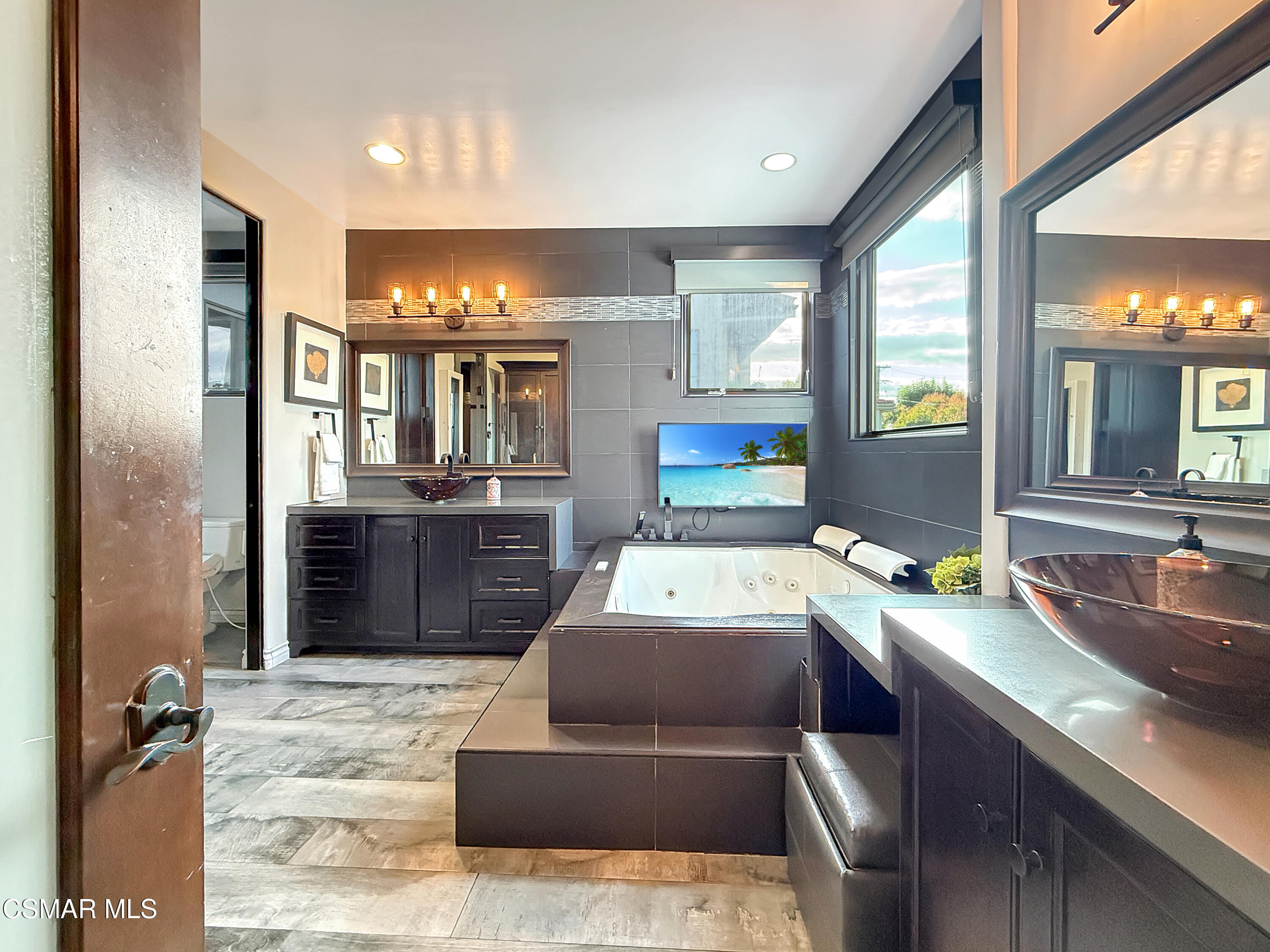 6930 Woodrow Wilson Drive