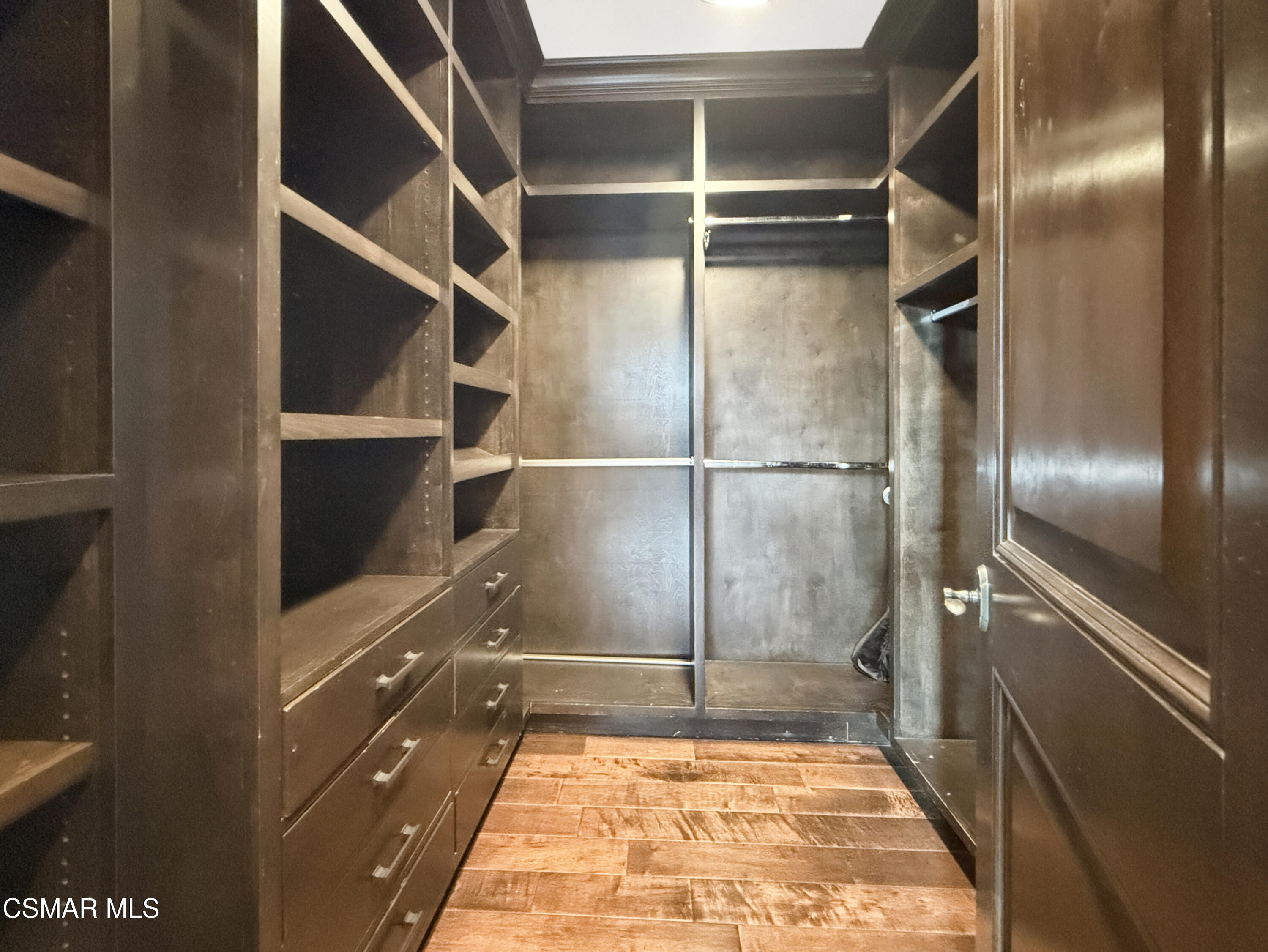 6930 Woodrow Wilson Drive