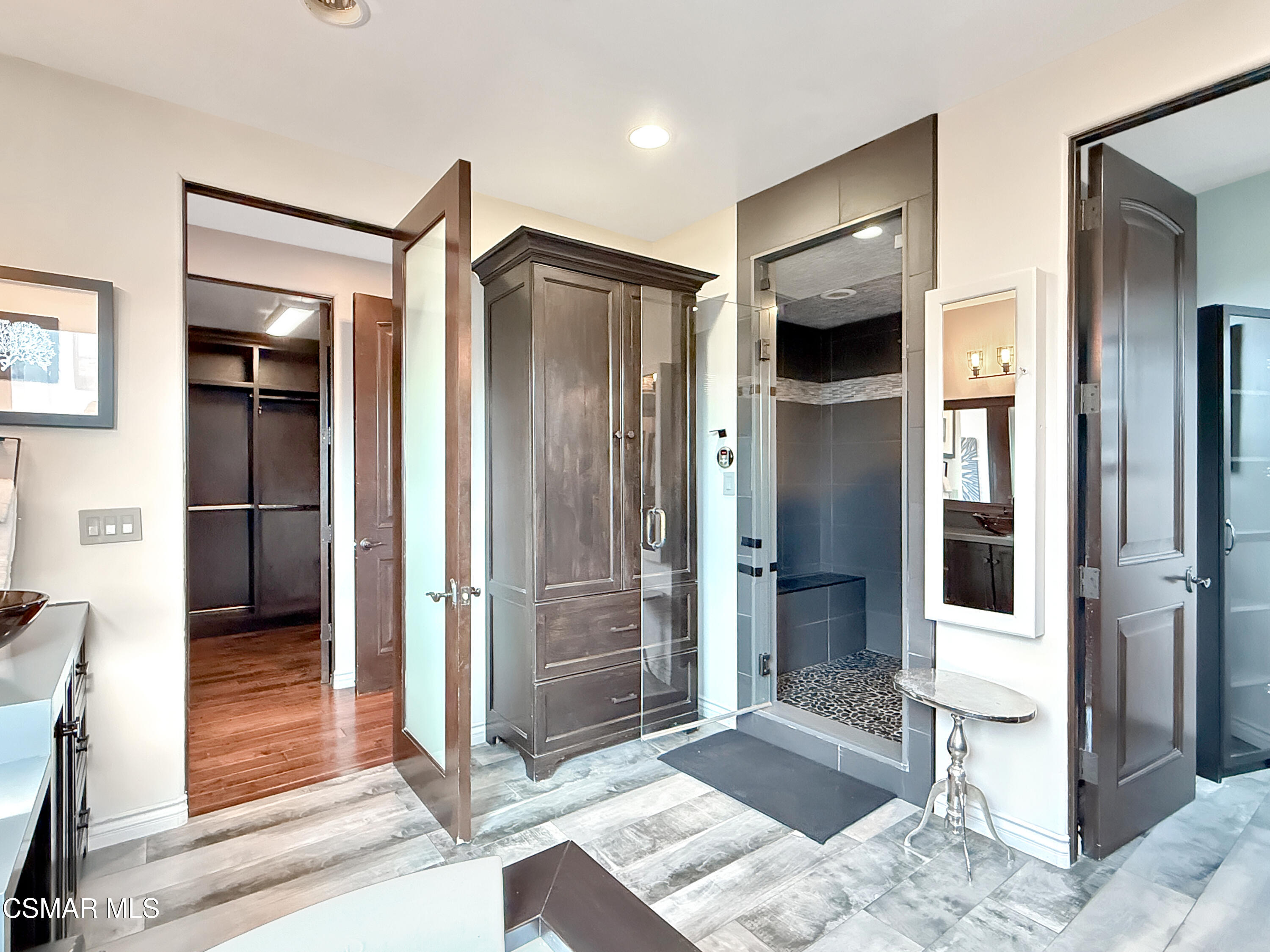 6930 Woodrow Wilson Drive