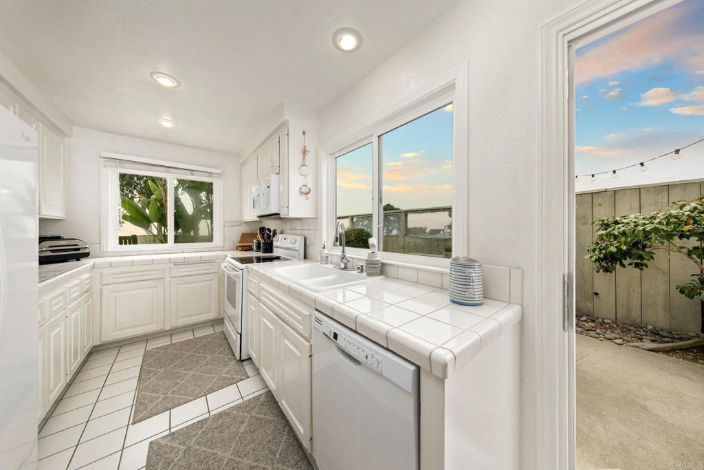541 & 543 Camino Del Mar