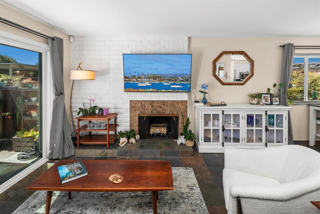634 E Solana Circle