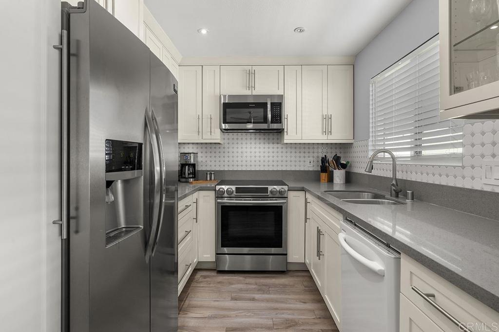 515 Stratford Court 3