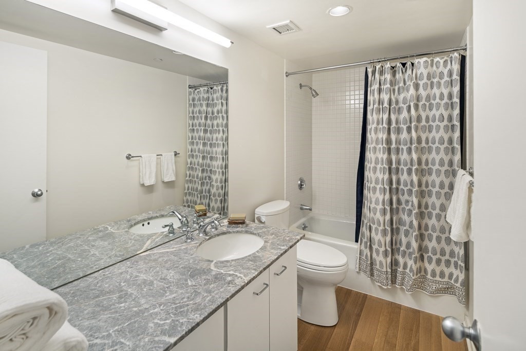 975 Memorial Drive # 401