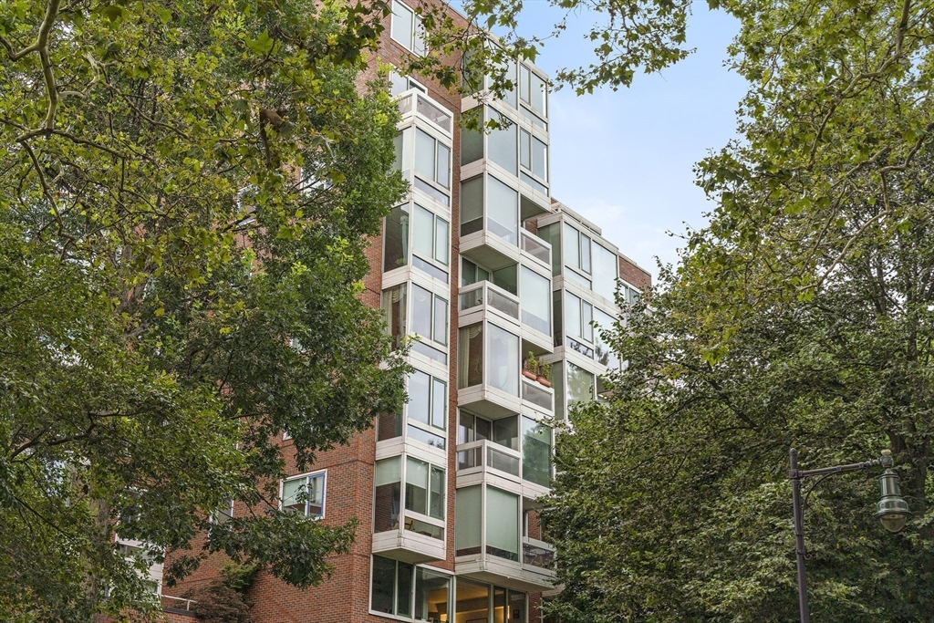 975 Memorial Drive # 401