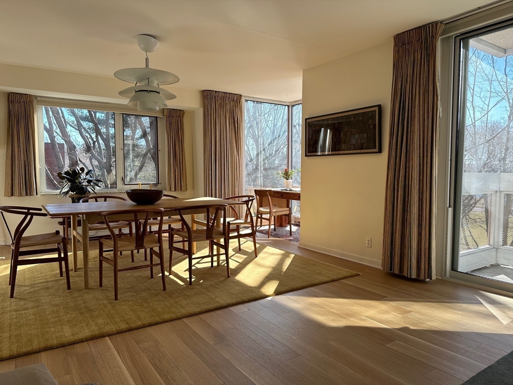 975 Memorial Drive # 401