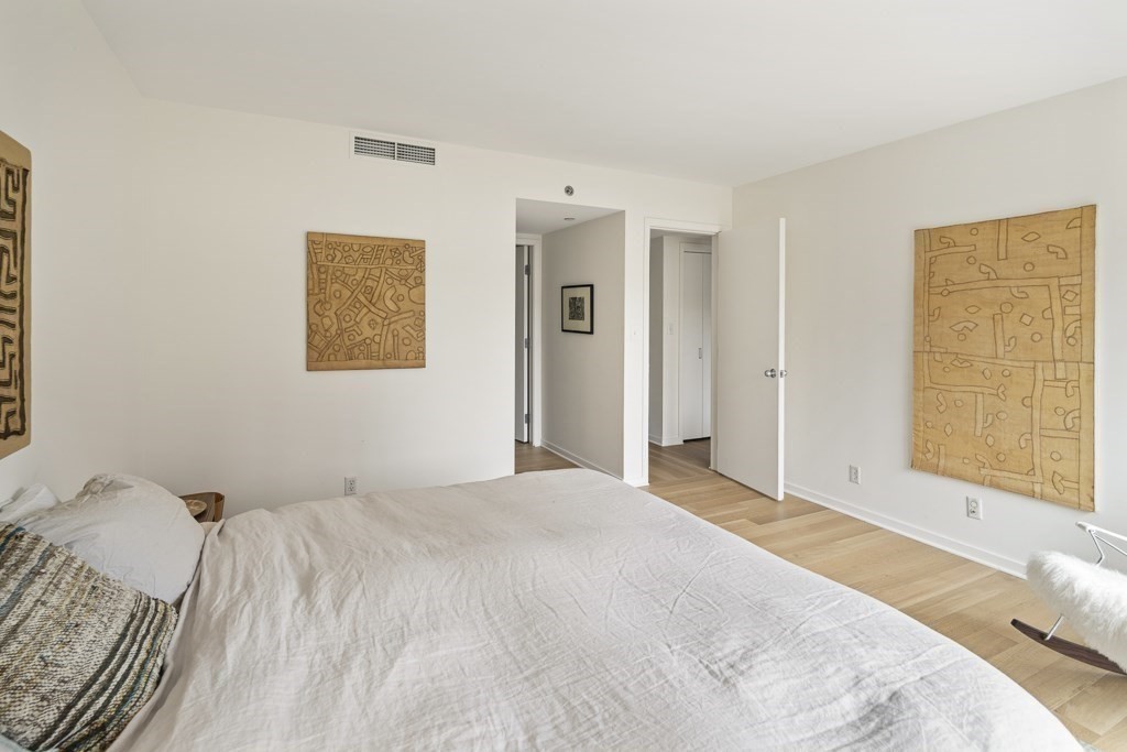 975 Memorial Drive # 401