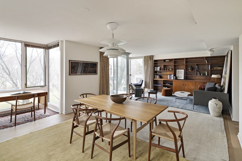 975 Memorial Drive # 401