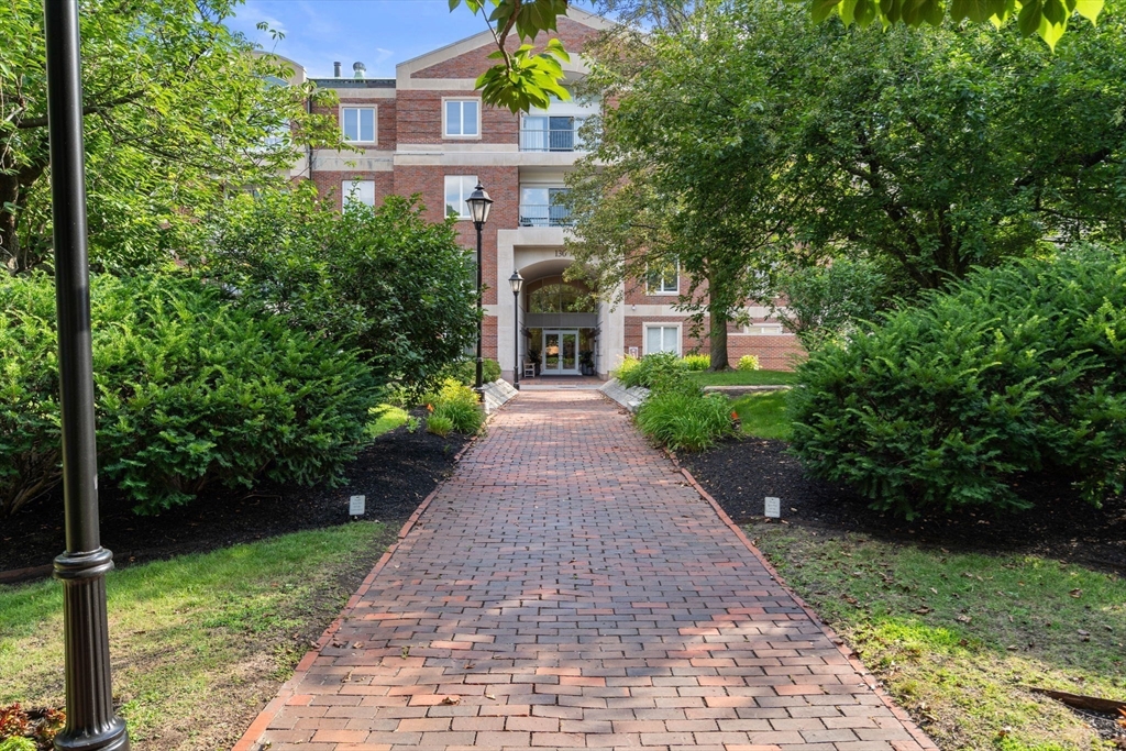 130 Mount Auburn St # 309