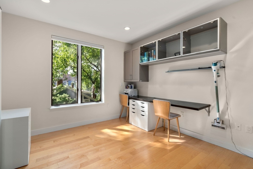 130 Mount Auburn St # 309