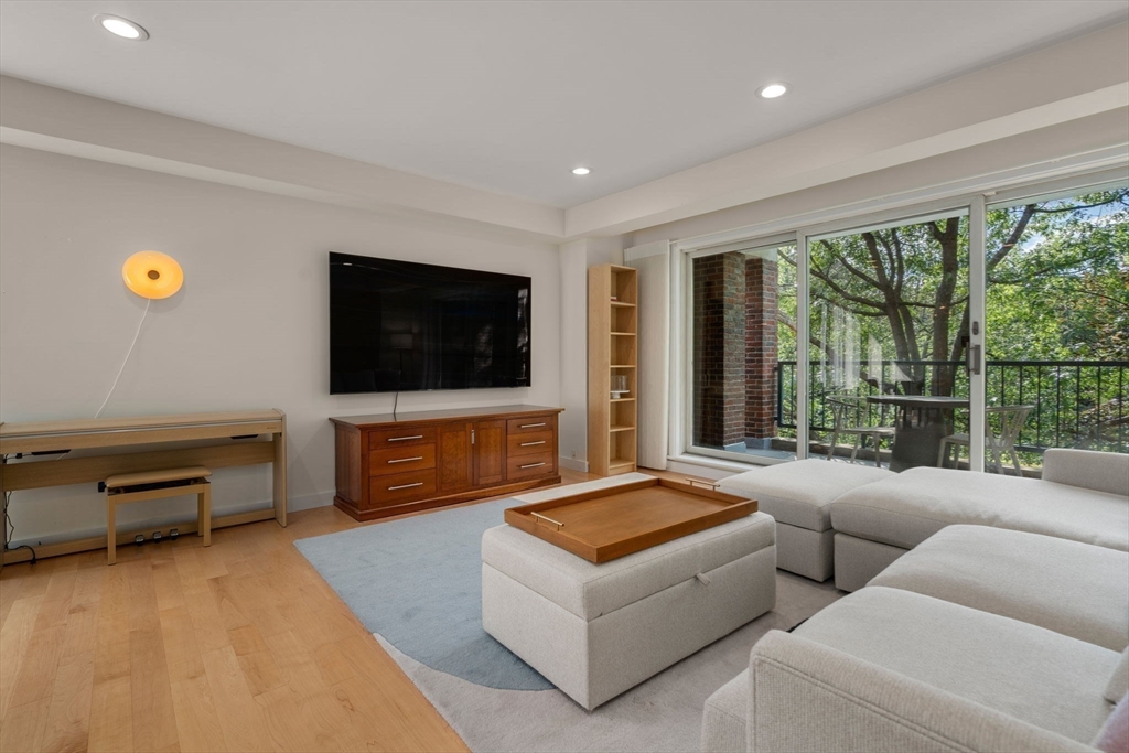 130 Mount Auburn St # 309