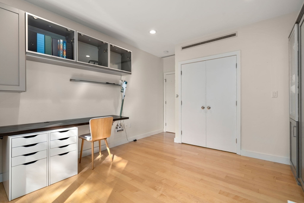 130 Mount Auburn St # 309