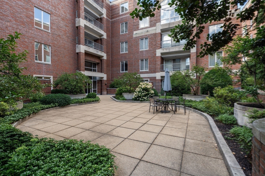 130 Mount Auburn St # 309