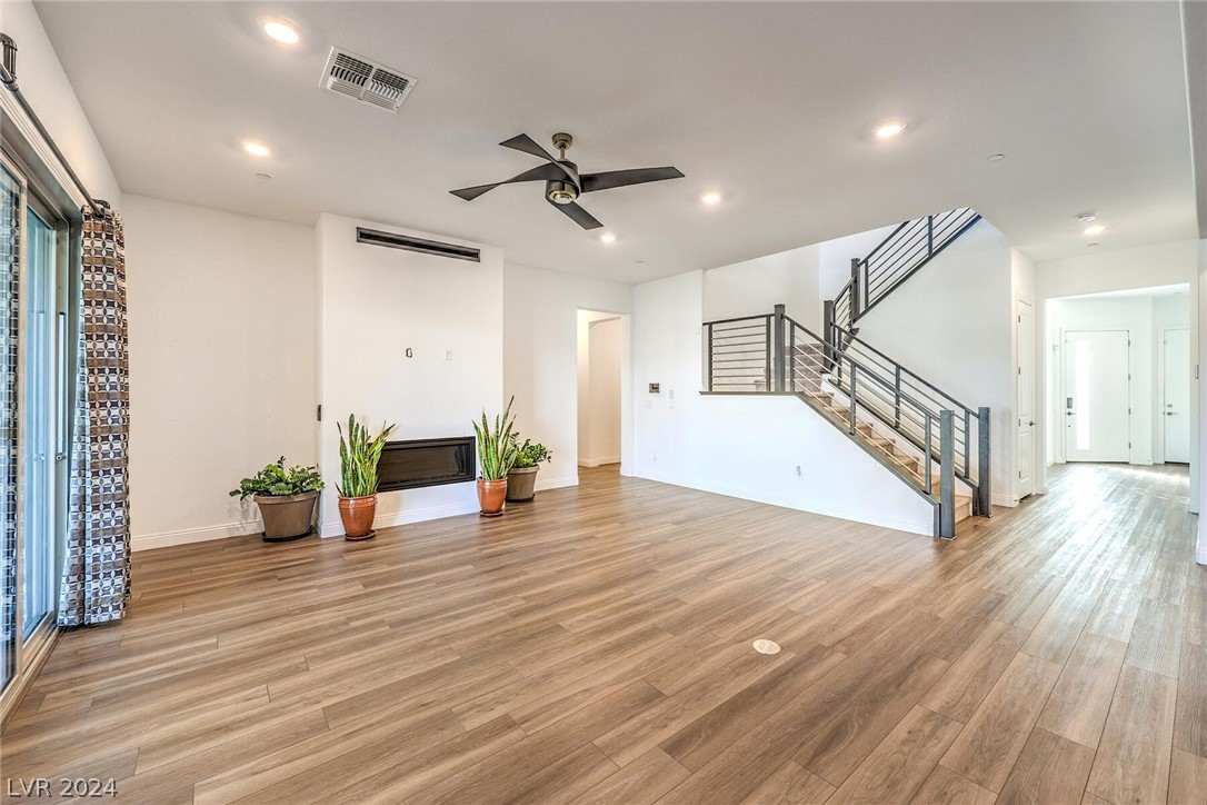 212 Harris Peak Street