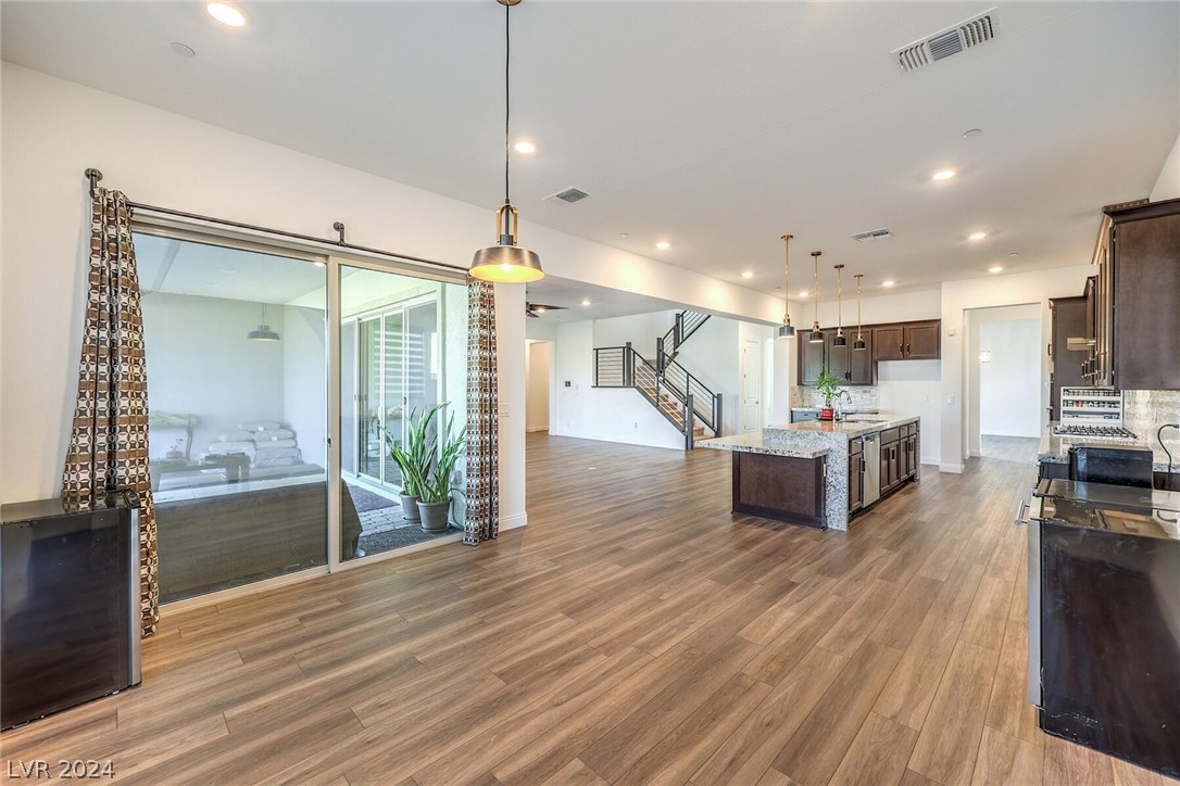 212 Harris Peak Street