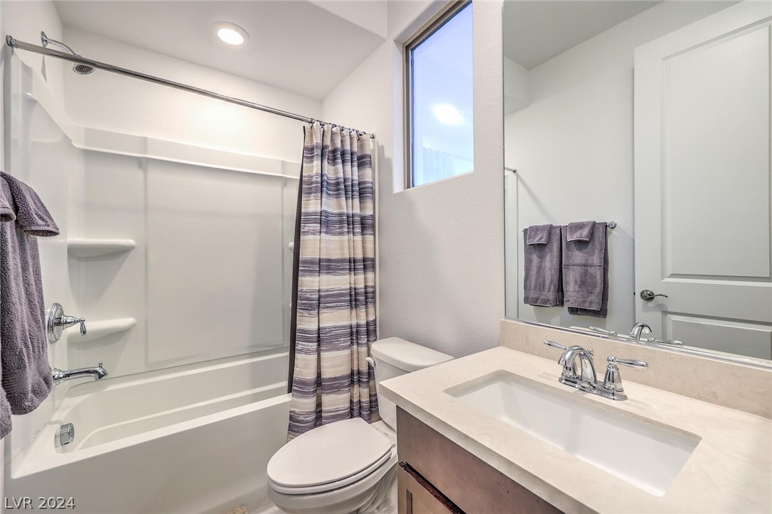 212 Harris Peak Street