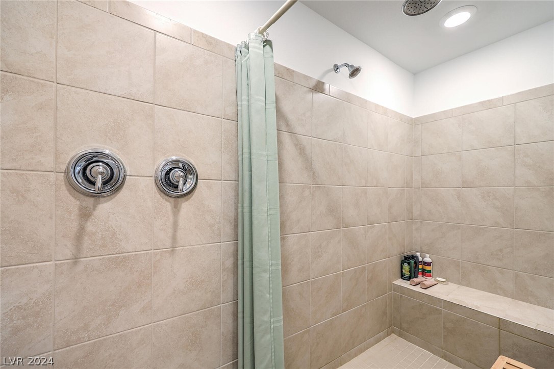 212 Harris Peak Street