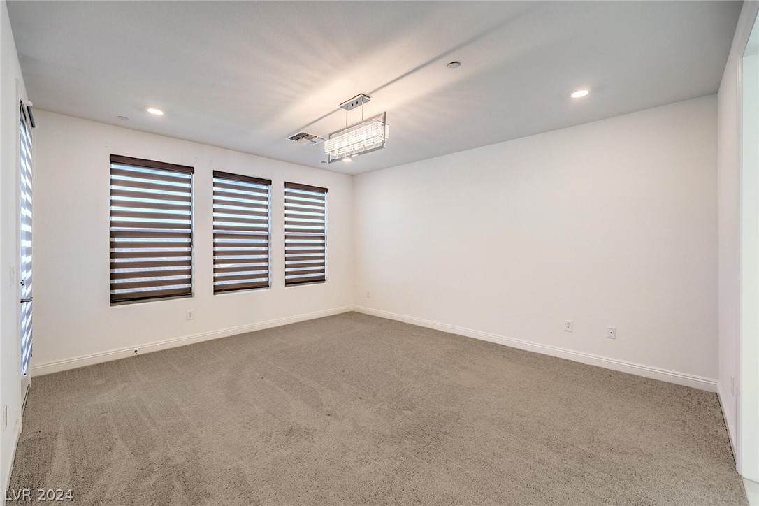 212 Harris Peak Street