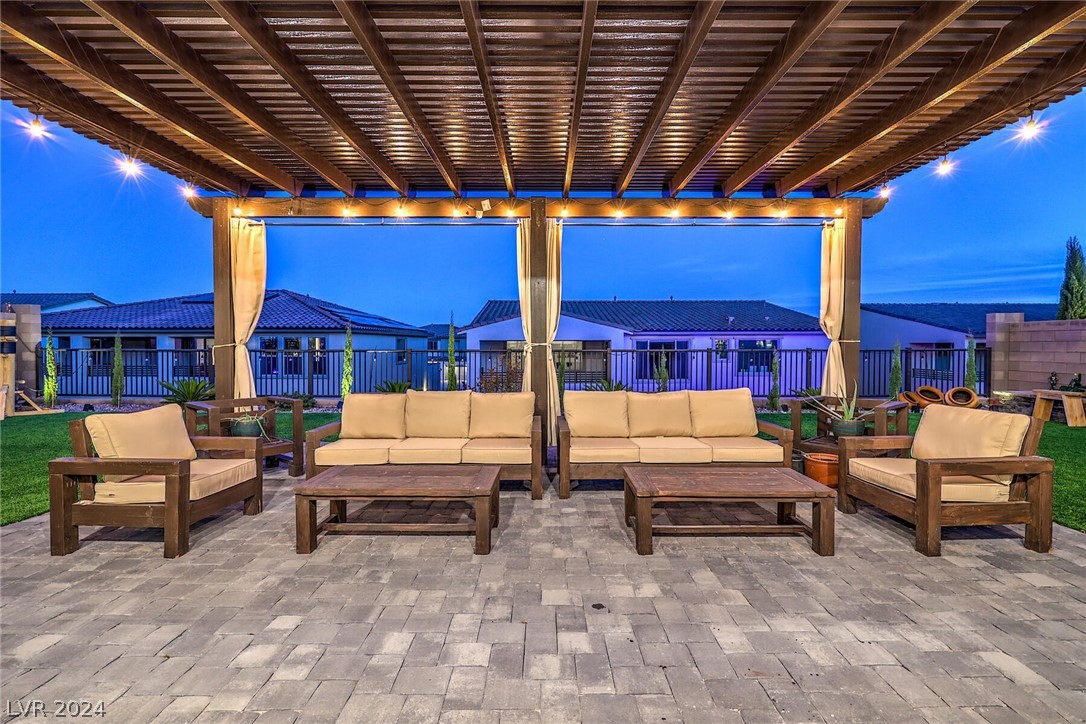 212 Harris Peak Street