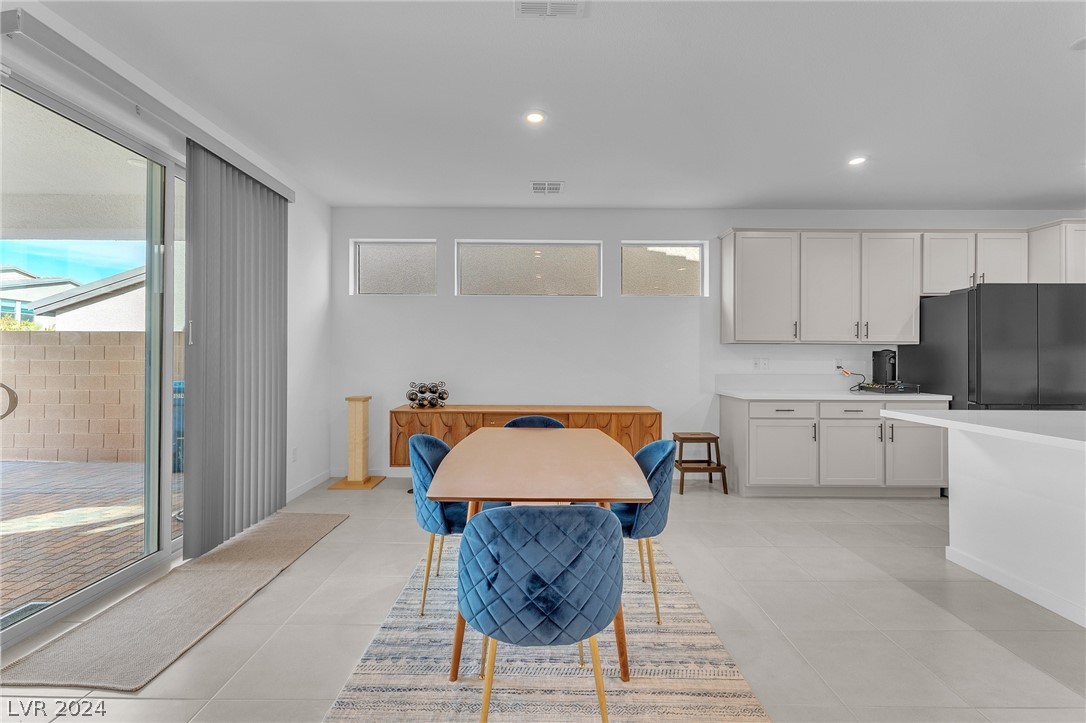 10274 Timberline Valley Avenue