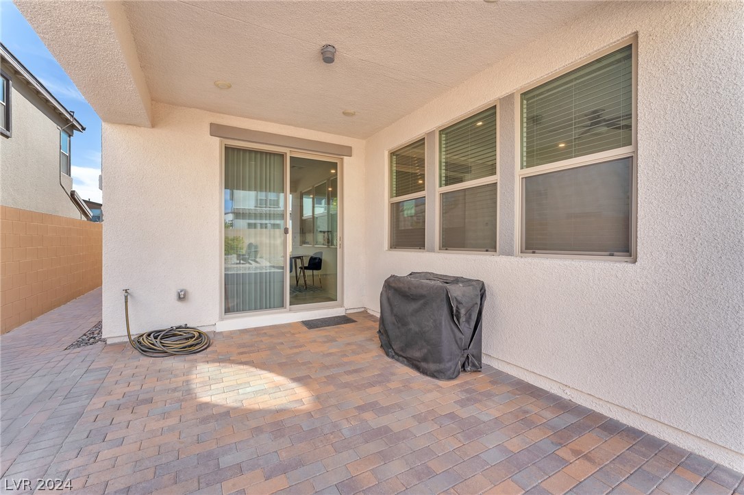 10274 Timberline Valley Avenue