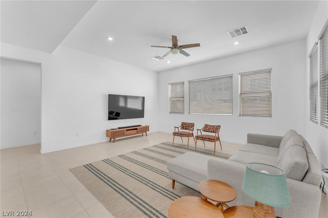 10274 Timberline Valley Avenue