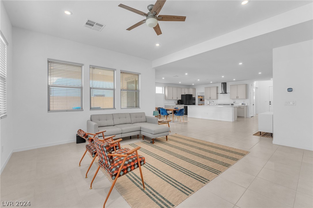 10274 Timberline Valley Avenue