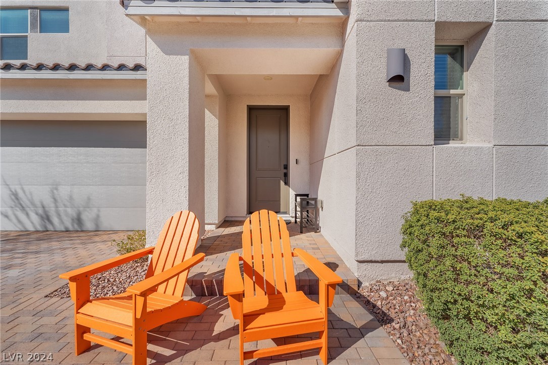 10274 Timberline Valley Avenue